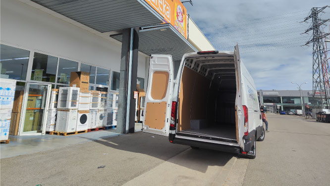 Foto del interior de una furgoneta Mercedes Vito 9 plazas