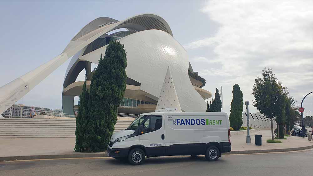 Furgoneta frigorífica alquilada en Valencia desde FANDOS Rent Massanassa